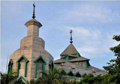 Masjid Al Markaz menjadi salah satu pusat pengembangan Islam terbesar