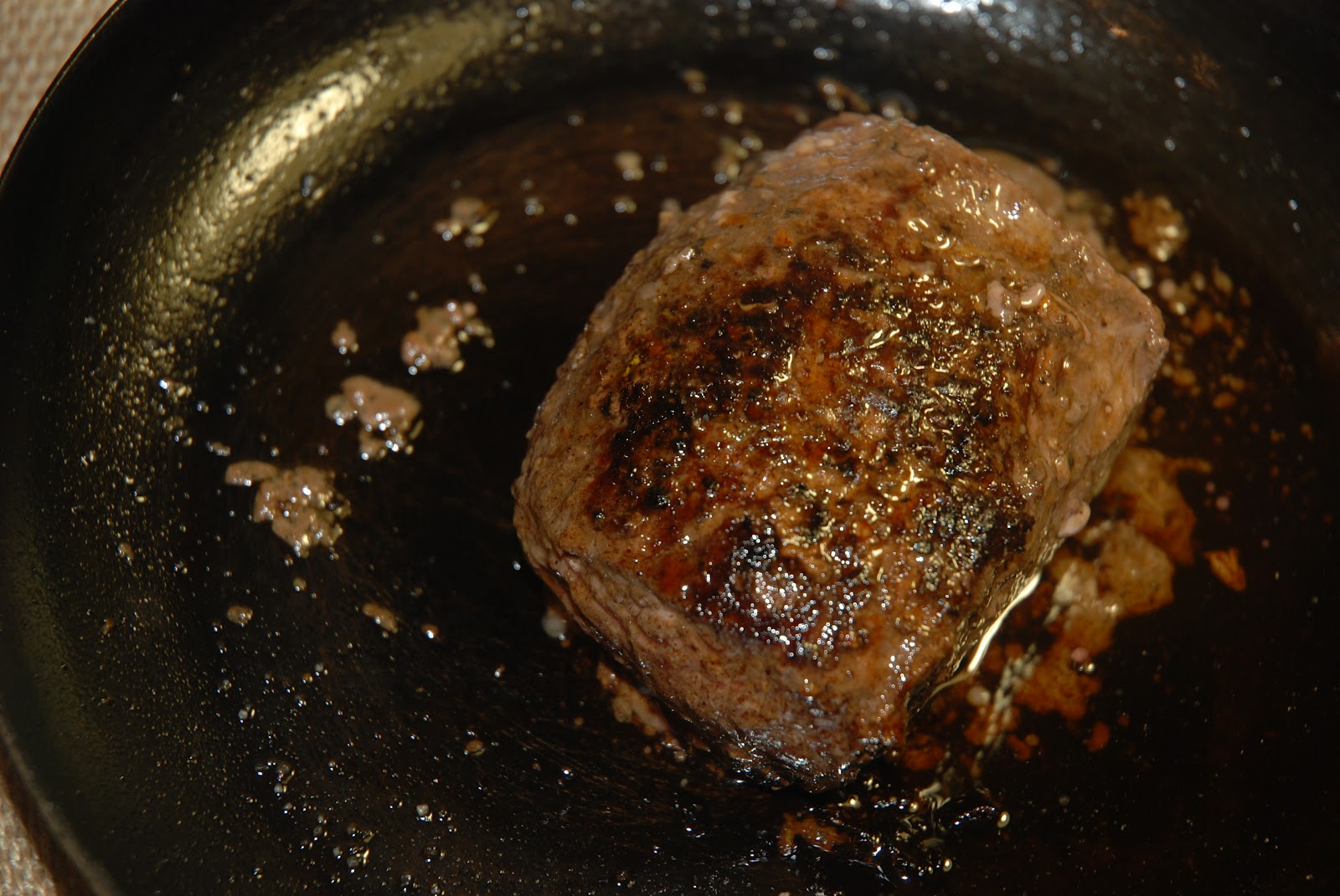 Marinated Rump Steak with Broken Potatoes / VINTAGE KITCHEN