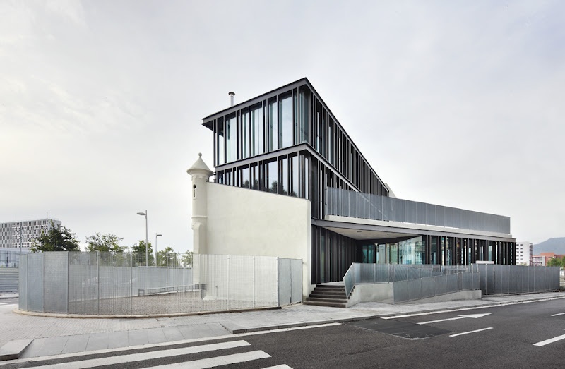 Escuela de Educación Especial Sant Miquel - Archkids. Arquitectura para