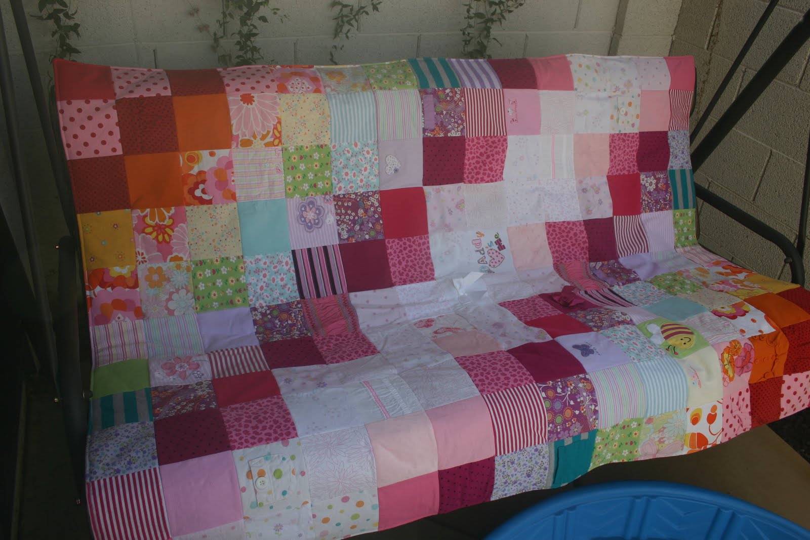 Honeybee Vintage Baby Clothes Quilt Part 4...Finished!!