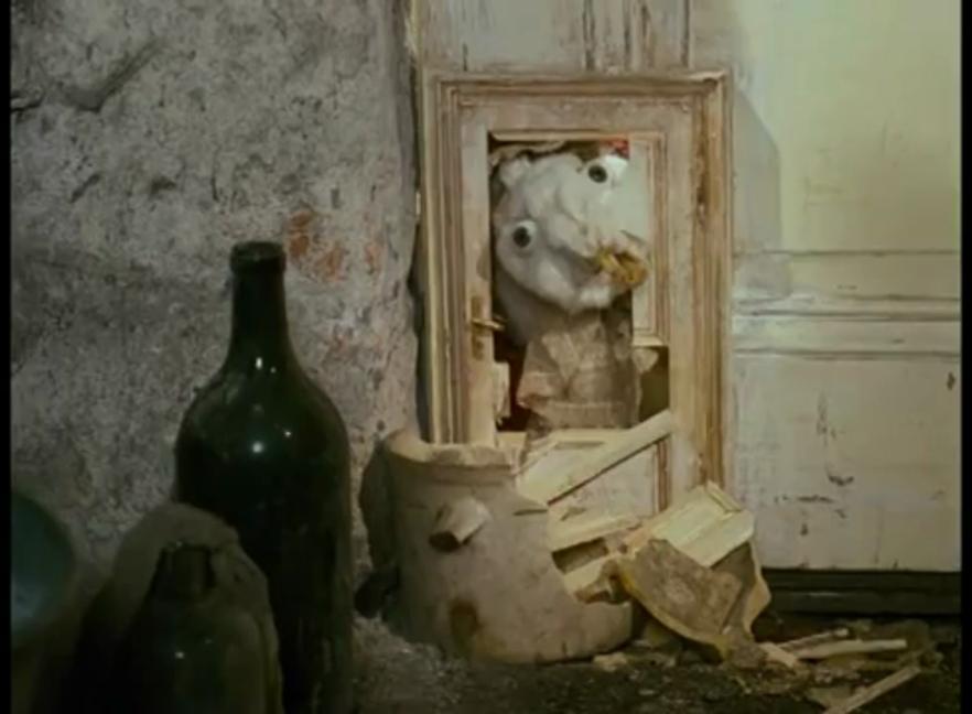 Cinelists: Alice (Jan Svankmajer, 1988): 26 Screenshots