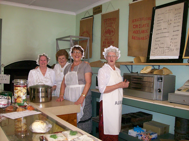 The-ladies-at-the-old-fashioned-bakery