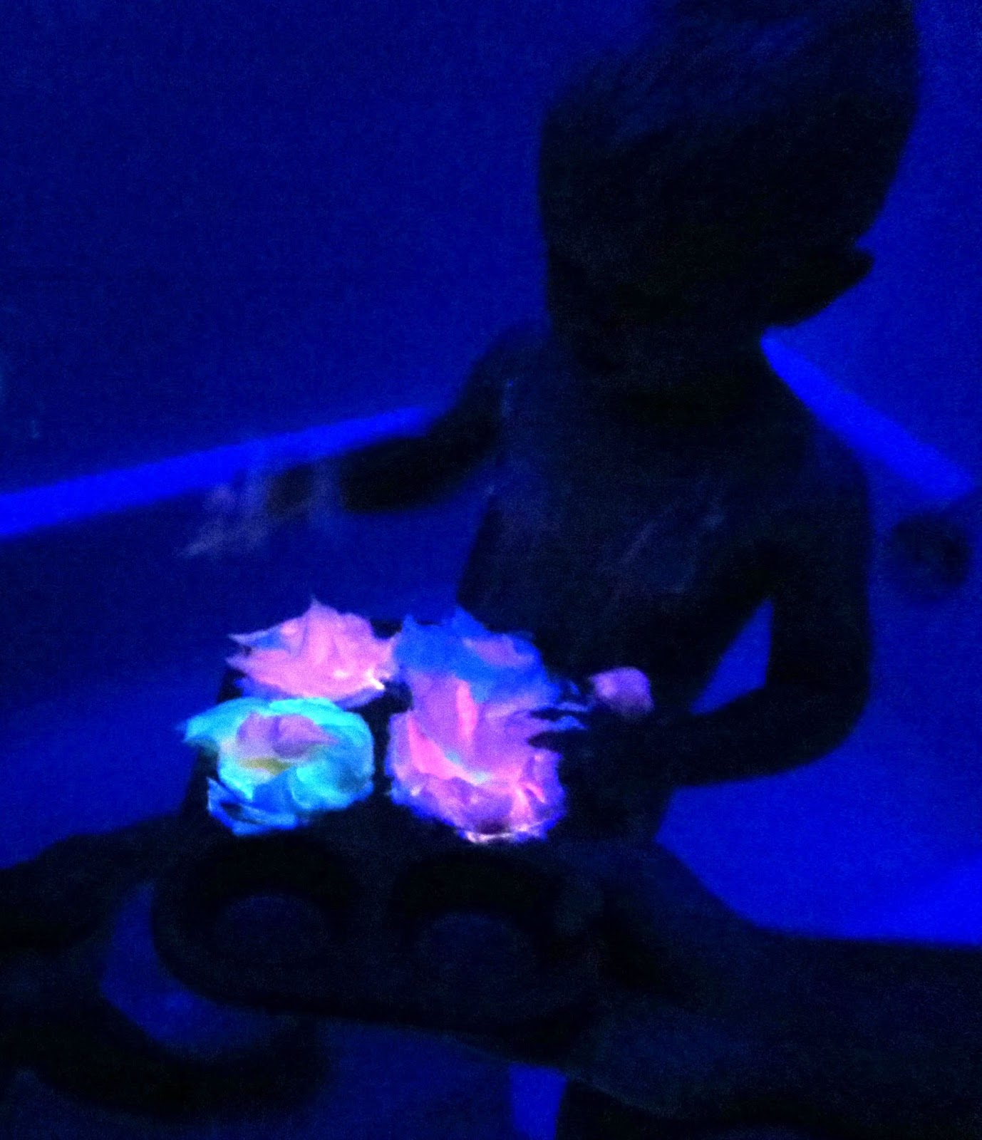 Glow in the Dark Bath Paint Sunshine and Munchkins