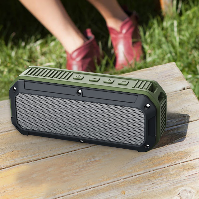 カメラの雲台(カメラネジ)に固定できるミリタリ風Bluetoothワイアレススピーカ(防水) Aukey SK-M8 Bluetooth