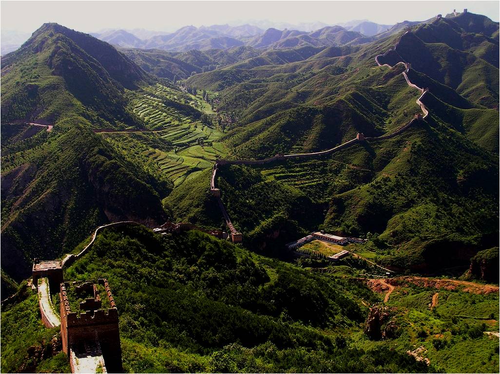 http://4.bp.blogspot.com/-7mSA65DK_n0/UBEBRkcA-zI/AAAAAAAAP3I/jqvk3ifDDRc/s1600/La%20Gran%20Muralla%20China%20%E2%80%93%20Fotos%20desde%20diversas%20perspectivas%2018.jpg