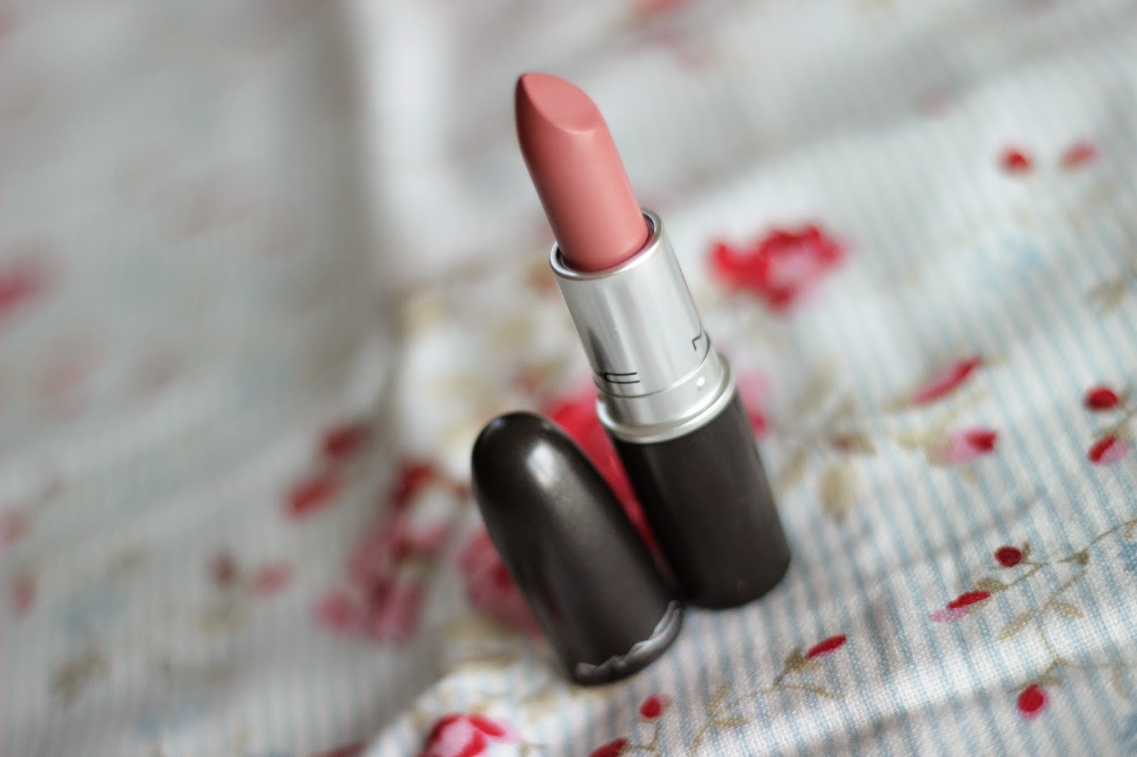 review swatches MAC Angel lipstick