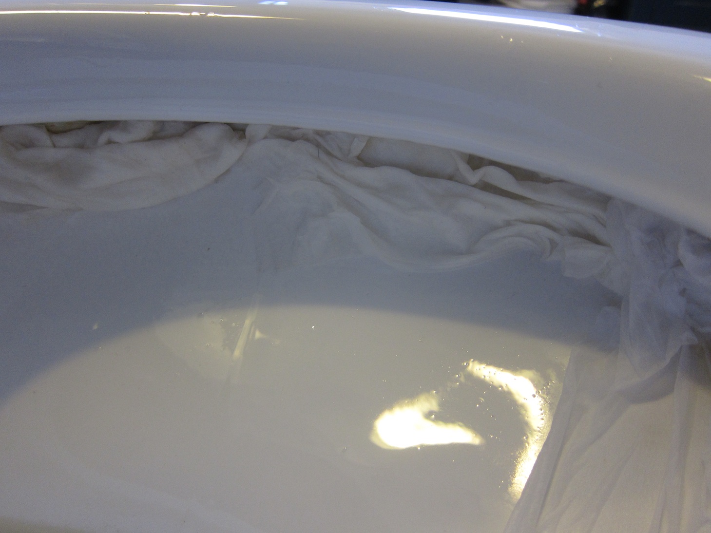 Clean your bathroom without resorting to Poison | Root Simple Clean your bathroom without resorting to Poison | Root Simple