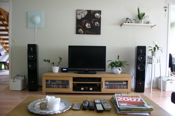 http://edesignhome.blogspot.com/Living Room TV Setups
