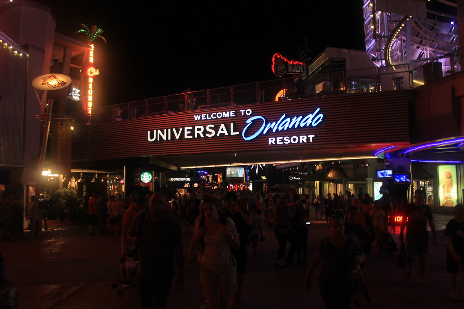 Stay, Stray, Play and Feast: Universal Citywalk Orlando: Universal