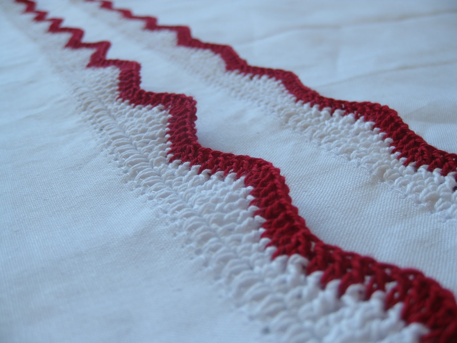 alipyper Chevron Stripe Crocheted Pillowcase Tutorial