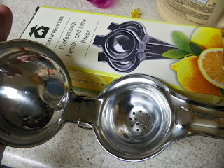Kitchen_Frontier_Premium_Lemon_Squeezer.jpg