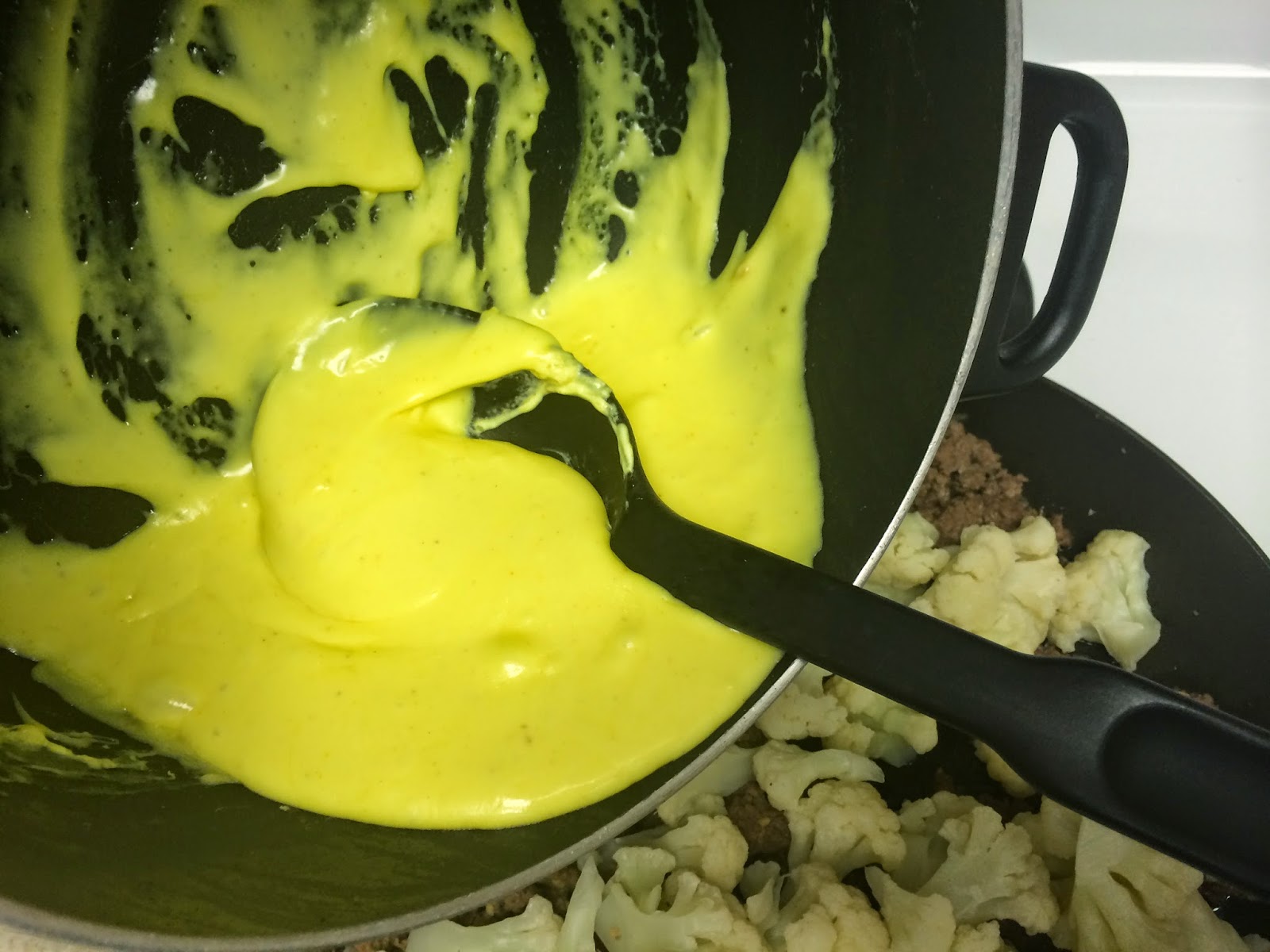 Cheeseburger Cauliflower (LowCarb Comfort Food)