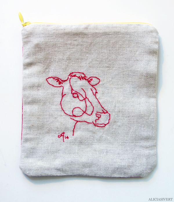 aliciasivert, alicia sivert, alicia sivertsson, påse, påsar, saksamlarpåse, saksamlarpåsar, broderi, embroidery, needlework, handicraft, hantverk, handarbete, förvaring, sy, stygn, brodera, handgjord, hemmagjord, one of a kind, ko, cow, kossa