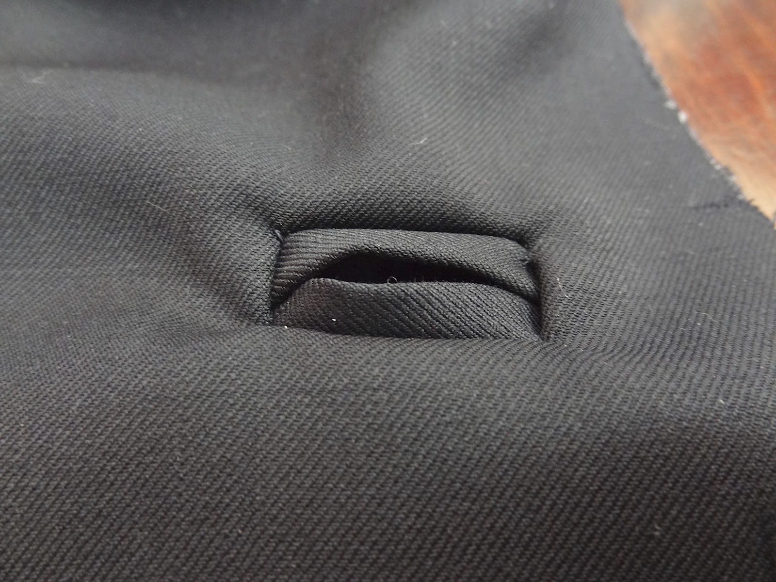 JuliaBobbin Tutorial Bound ButtonHoles and Facings