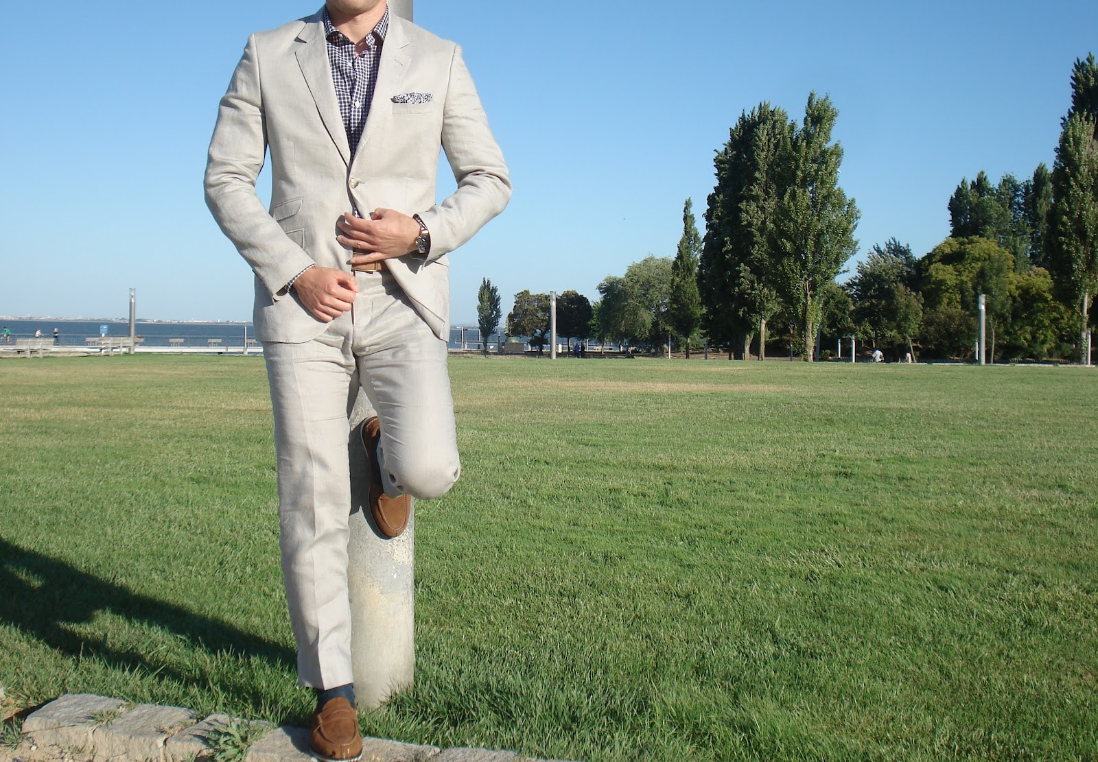 Os sapatos fazem o homem: Essencial XVIII - fato cinza de verão