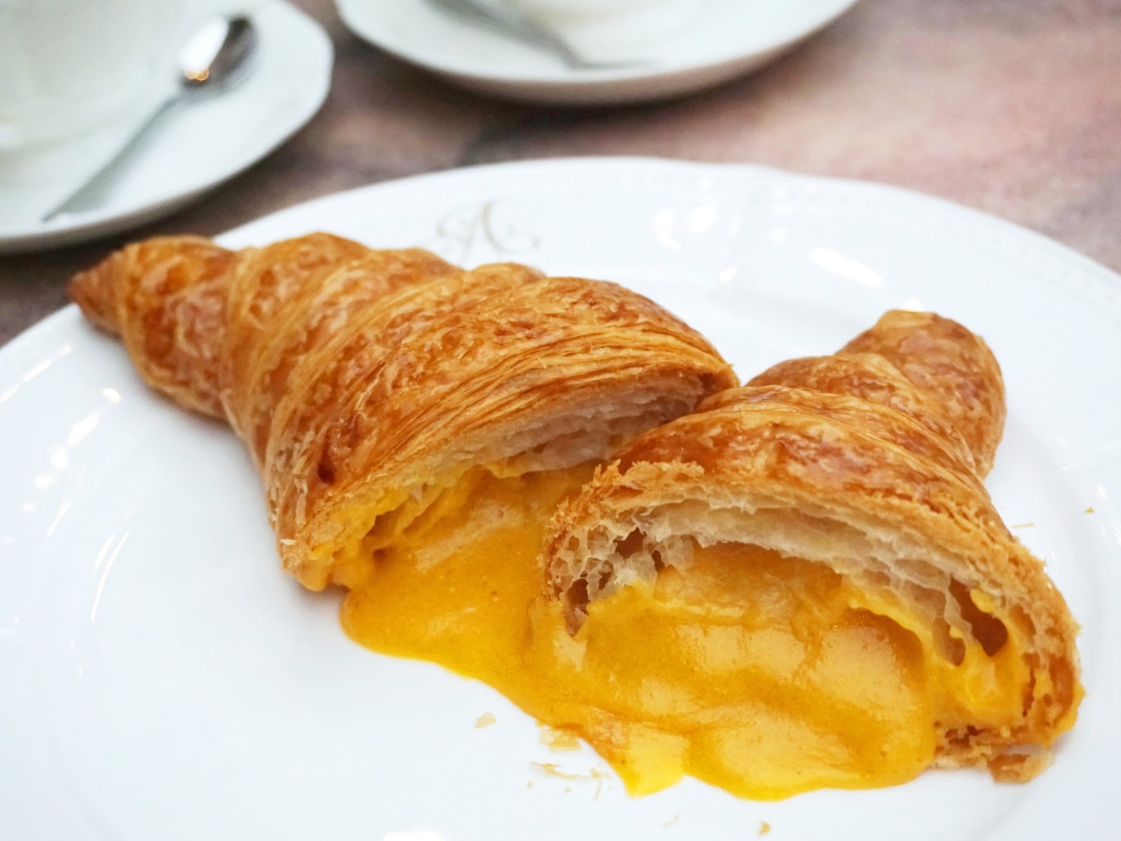 PinkyPiggu At Penhas Road Rolls Out Salted Egg Lava Croissant!
