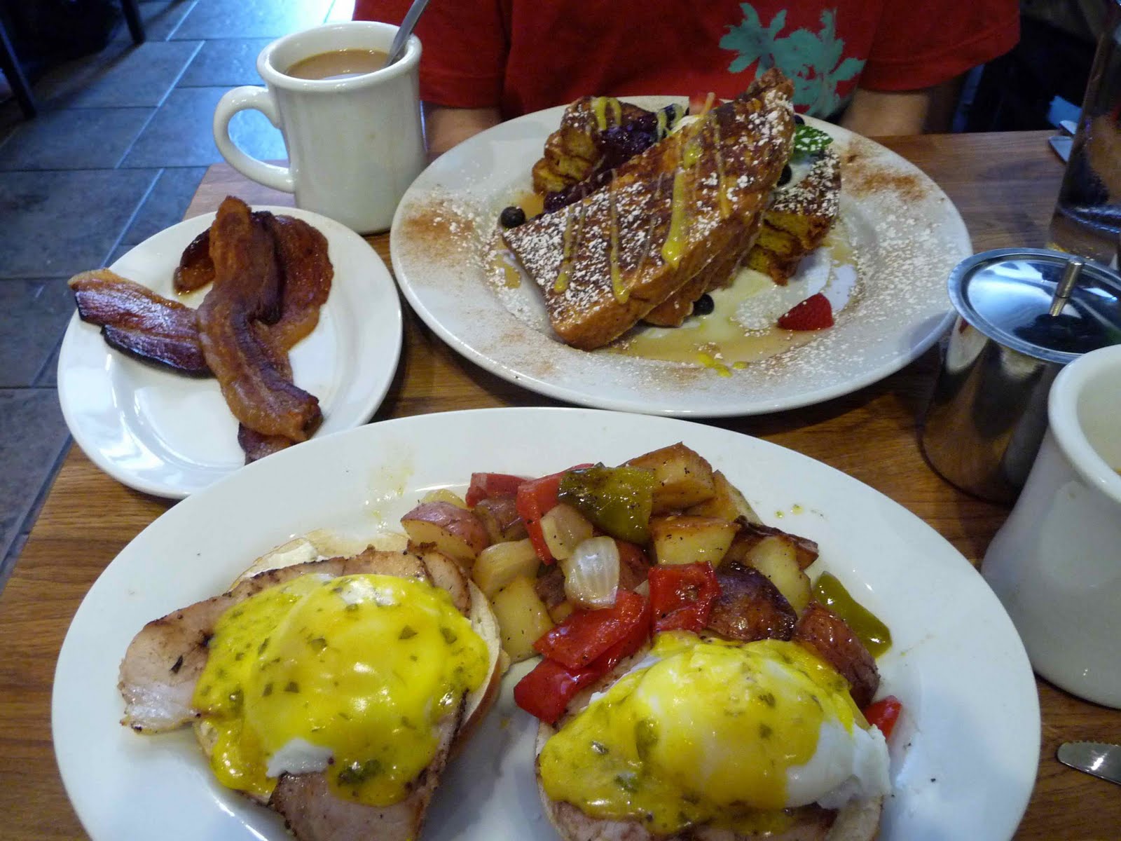 GREEN EGGS CAFE e a t e r y R O W