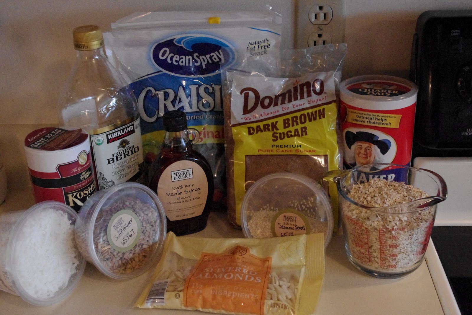 The Busy Moms' Recipe Box Cranberry Granola Bars (Giveaway Post 2)