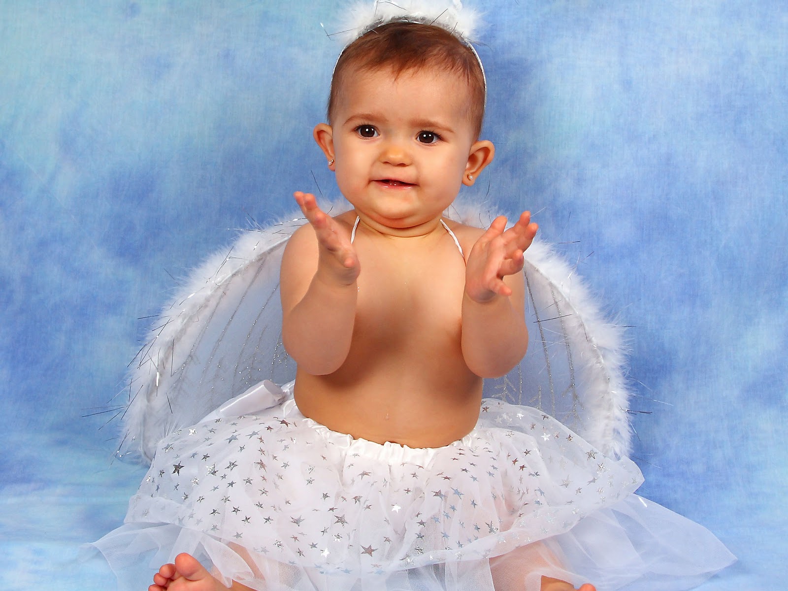http://4.bp.blogspot.com/-7wpHckEZcg4/TpyjbLHmmzI/AAAAAAAAAmU/Dzv-uDhGJrE/s1600/Baby%2B-Angels%2B-Wallpapers-3.jpg