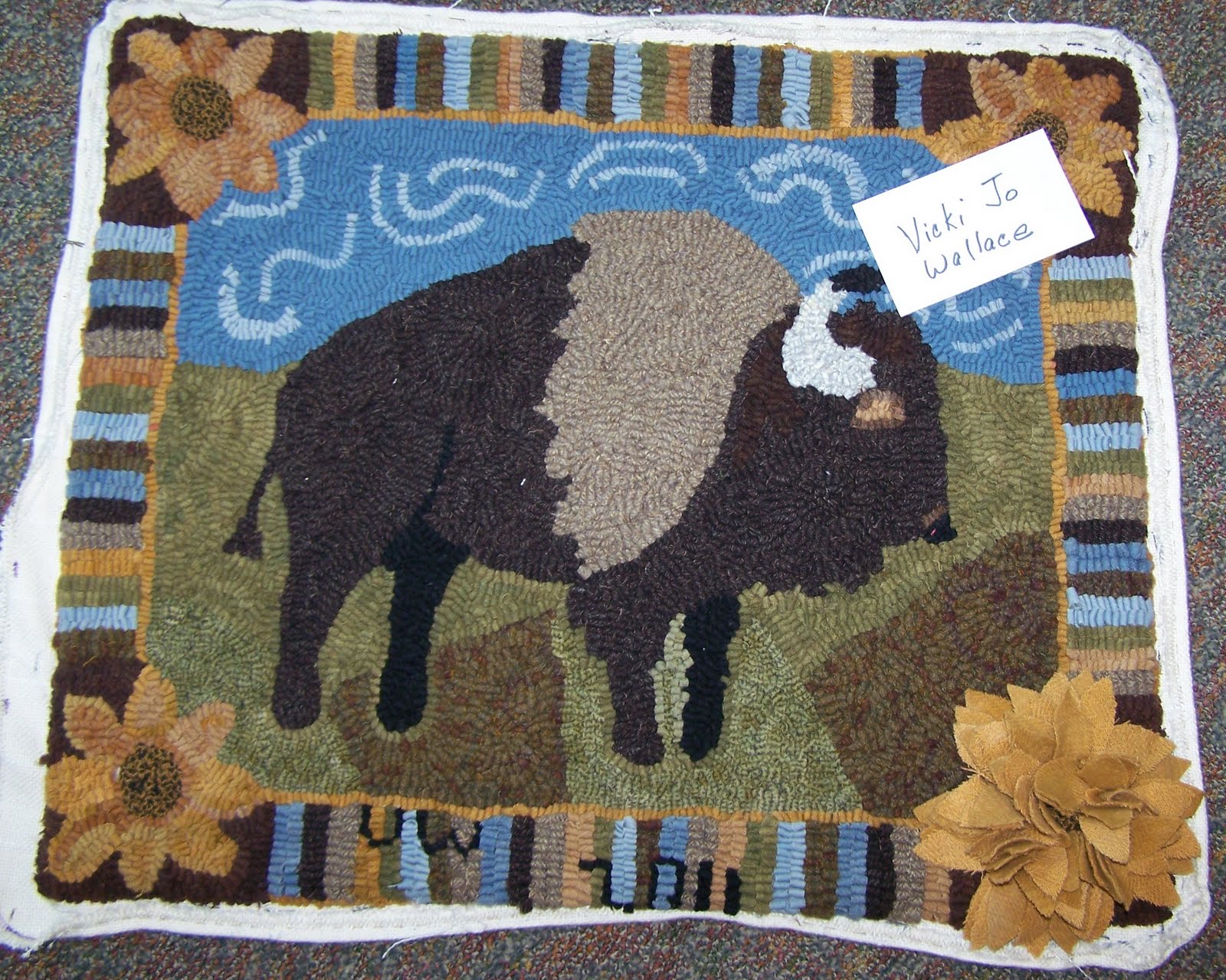 Arkansas Rug Hooking Even More Rugs from NWA Hookin and Rug Show...