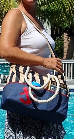 http://so-sew-easy.com/expanding-nautical-tote-bag-pattern/