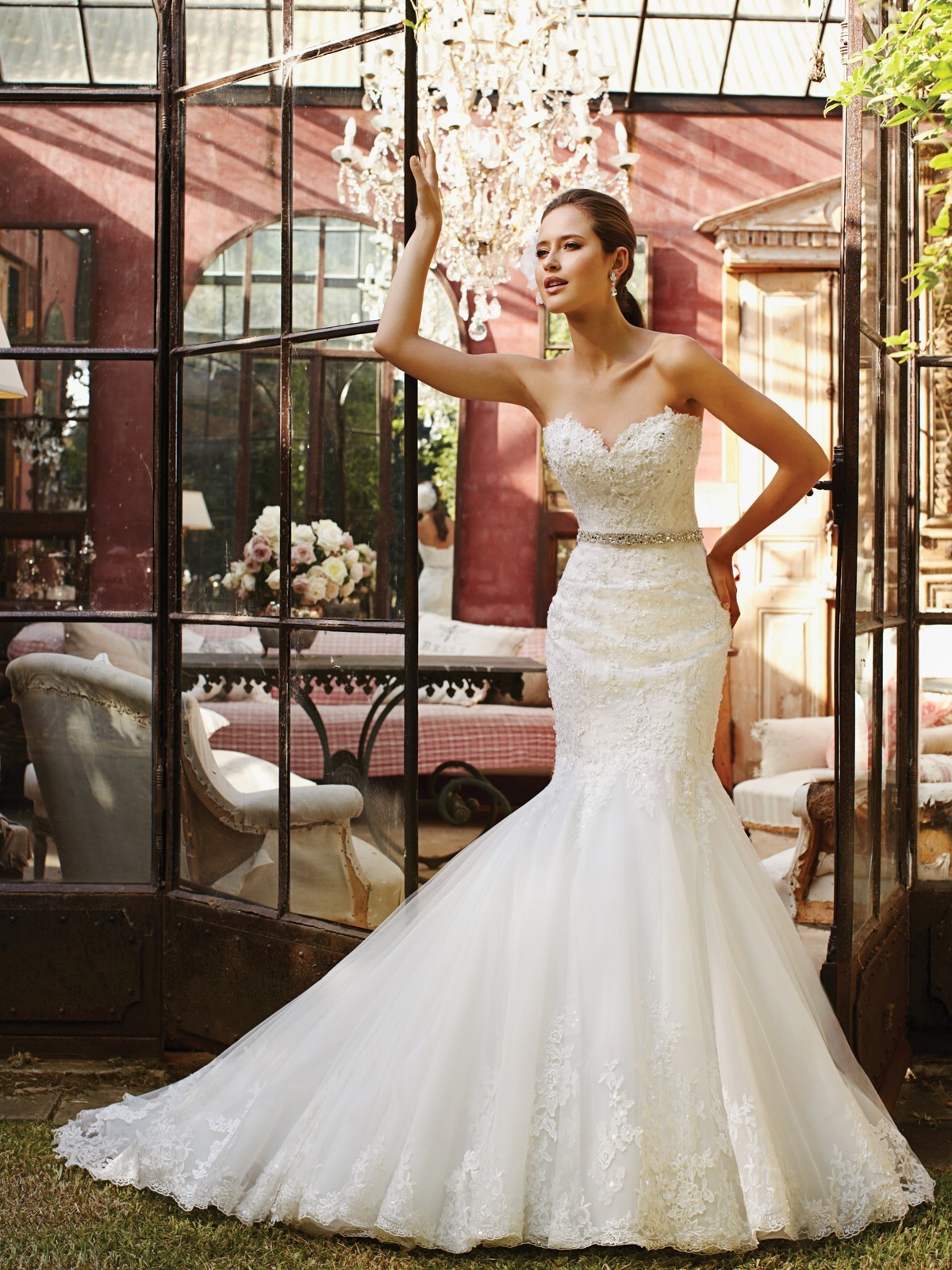 best wedding dress for wide hips