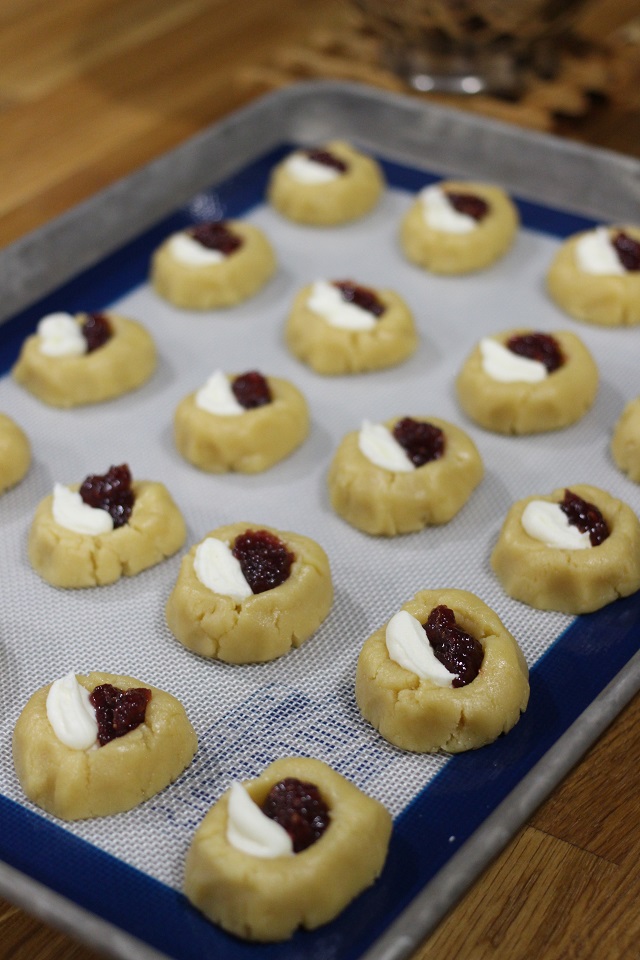 Mama Loves Food! Raspberry Cream Cheese Filled Sugar Cookies