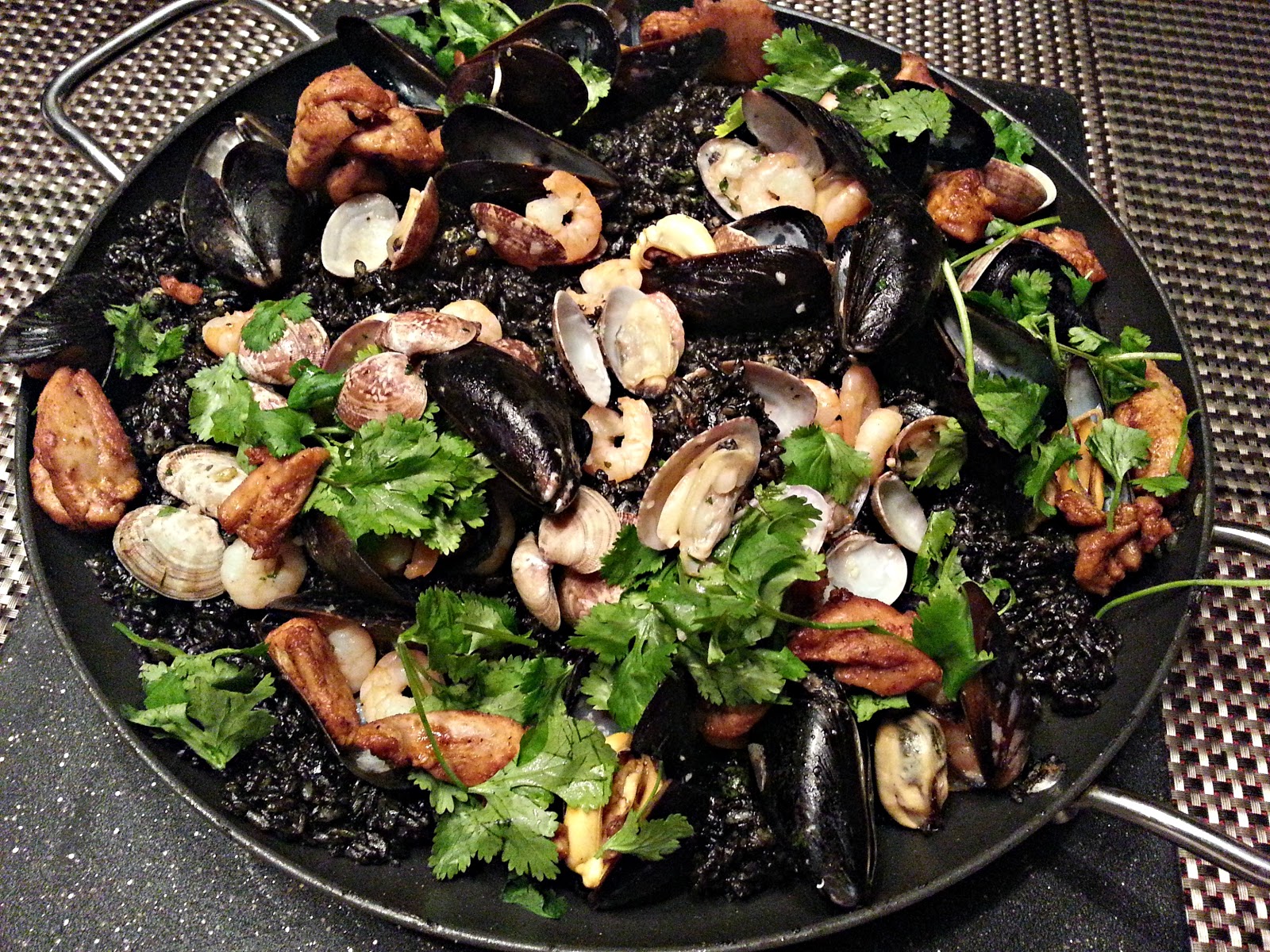 Black Paella