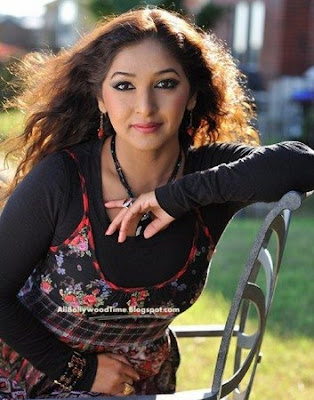 Bangladeshi actress Salma Rosey