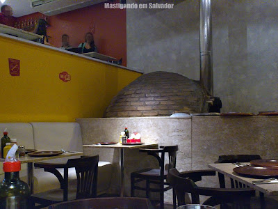 Pasta Fast: Ambiente da loja da Pituba Pasta Fast: Ambiente da loja da Pituba