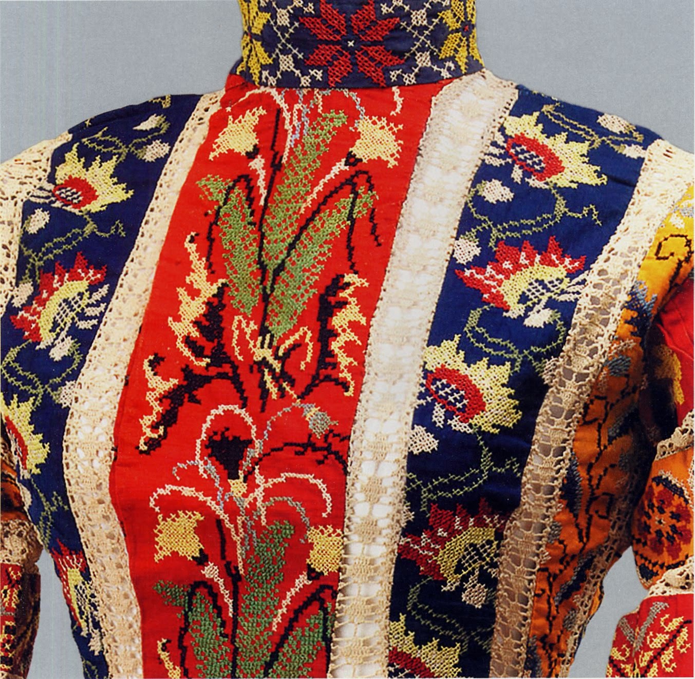 FolkCostume&Embroidery Russian Town Costume