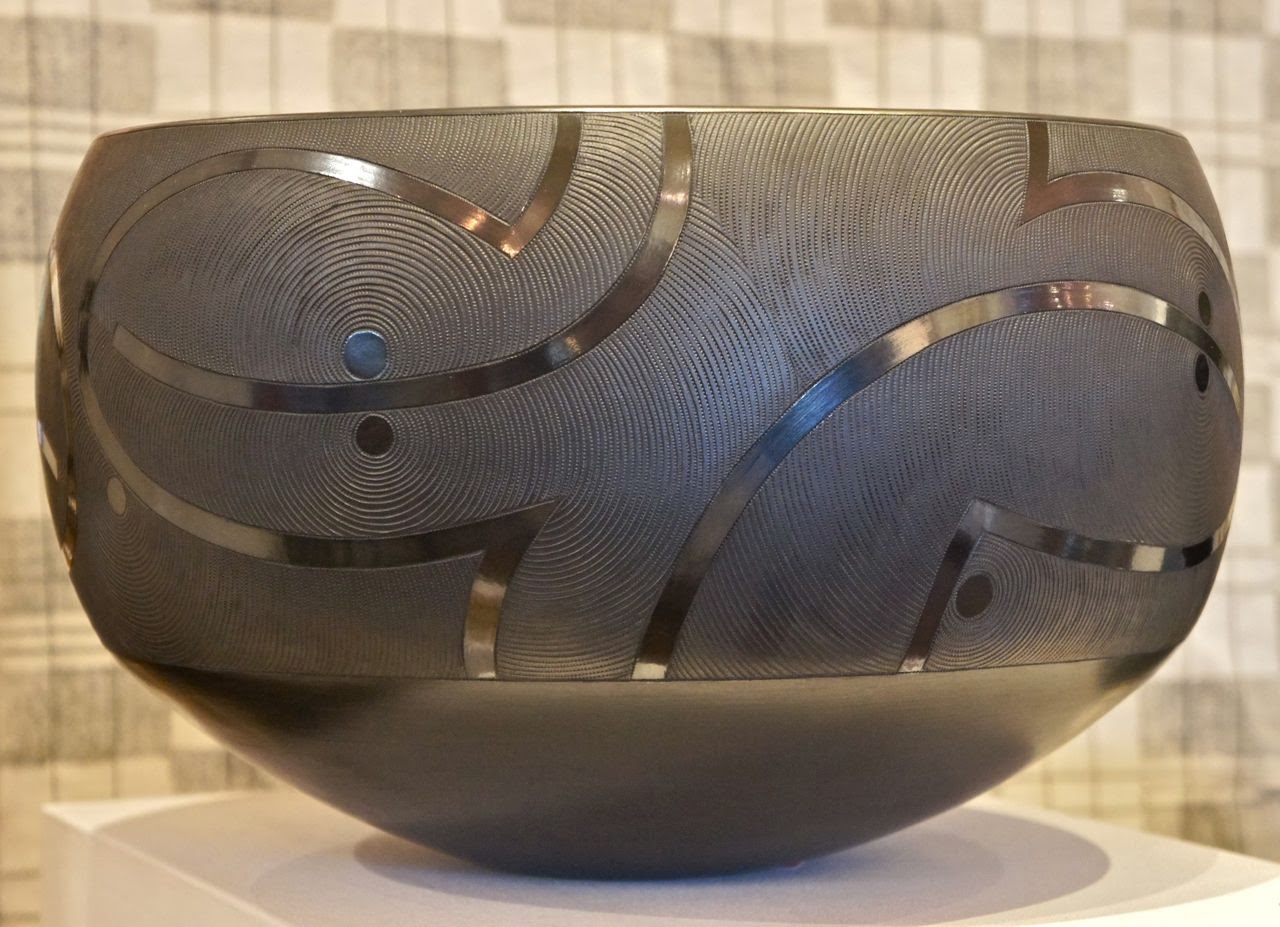 EUGENE HŐN CERAMIC ARTIST Ian Garrett's oneofakind handmade