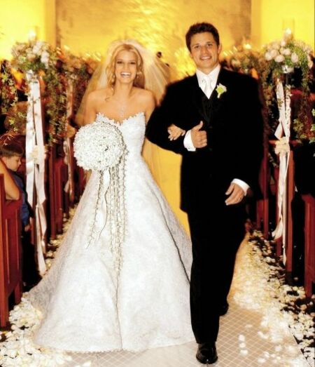 To marry Nick Lachey in 2002 the singer chose a strapless lace Vera Wang 