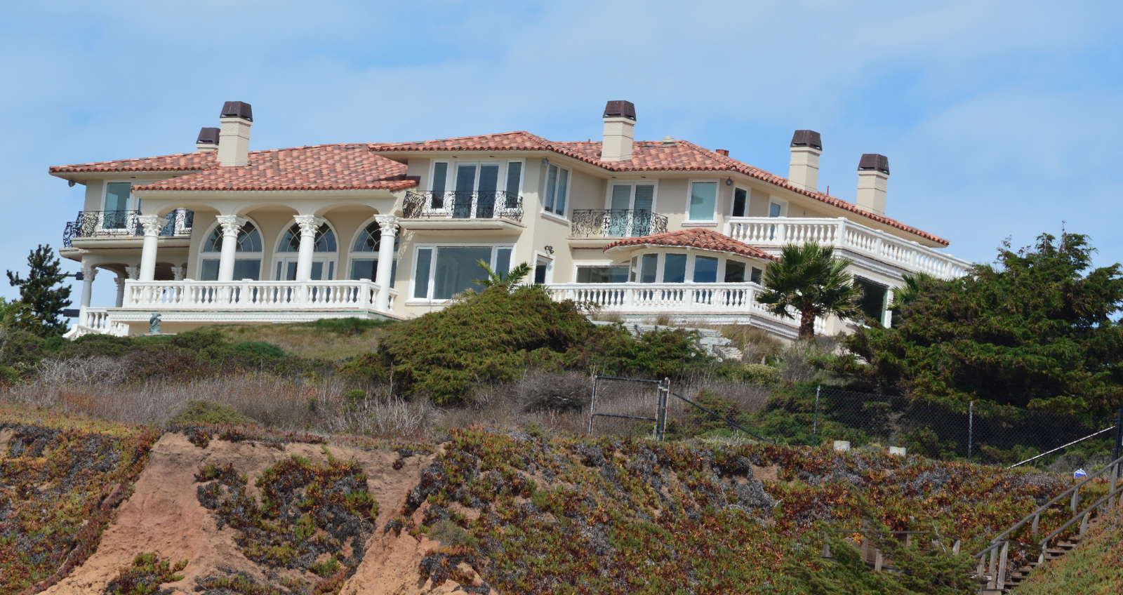 Eileen's Home Design Mansion Located in La Selva Beach, CA