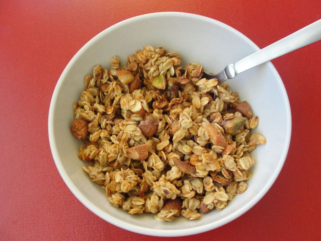 Krithi's Kitchen Homemade Granola with Oats, Nuts and Pear Puree