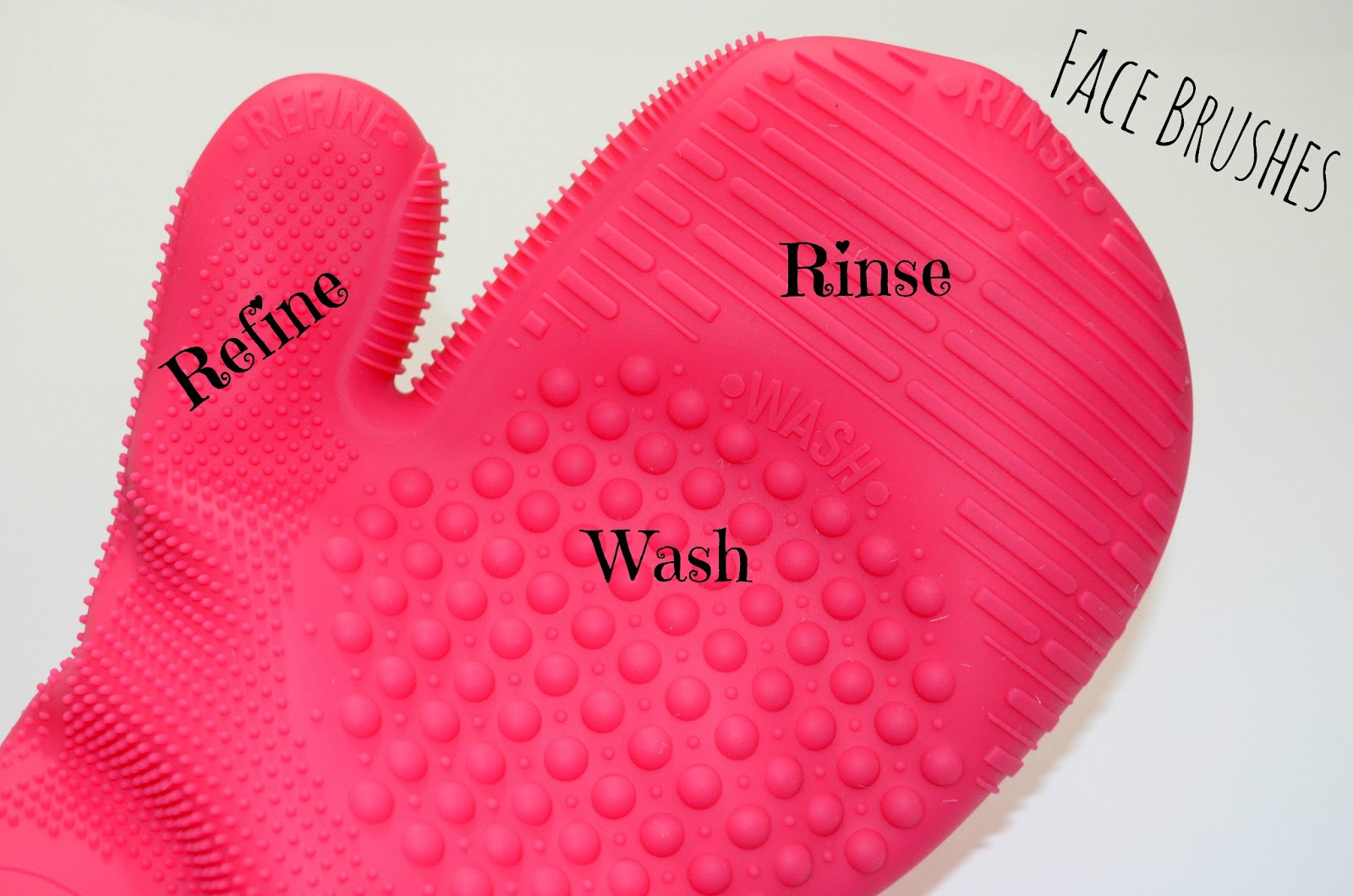 Sigma Spa Brush Cleaning Glove Review Gemma Etc.