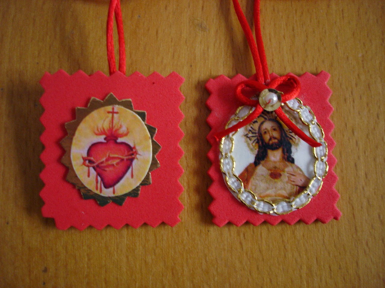 TRABAJOS DE ARTESANÍA EN EL MONASTERIO ESCAPULARIOS DEL CORAZÓN DE JESÚS