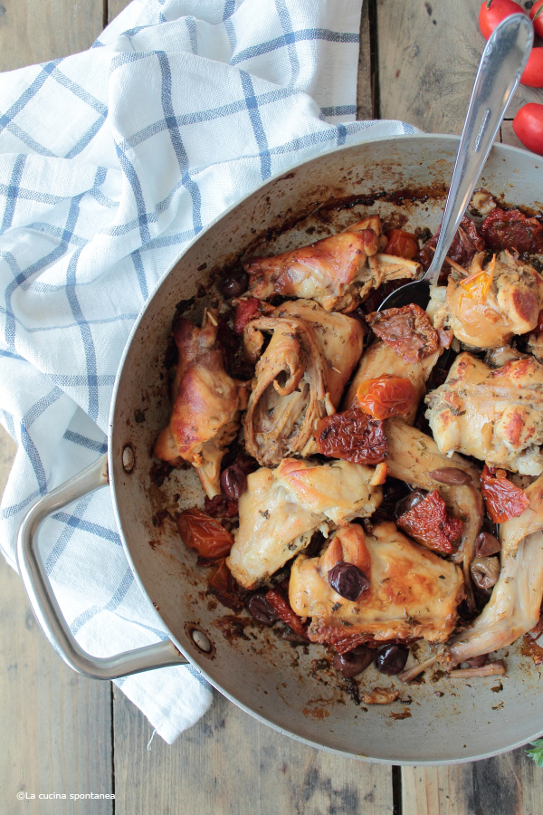 coniglio con pomodori e olive taggiasche