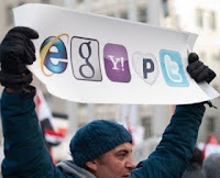 Va a ser verdad que Internet dará la libertad al pueblo...