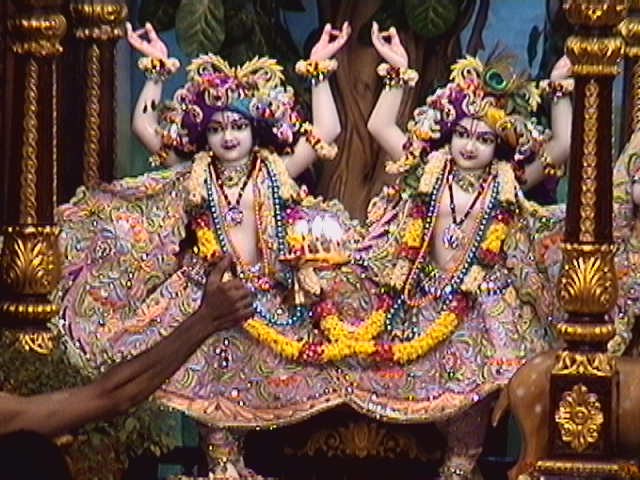 a miracle at iskcon temple chowpatty krishna