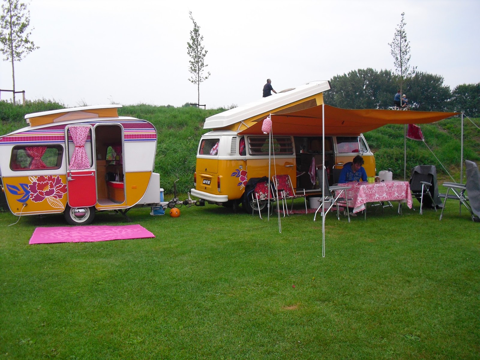 Quilt en borduursalon: Retro caravans en auto's