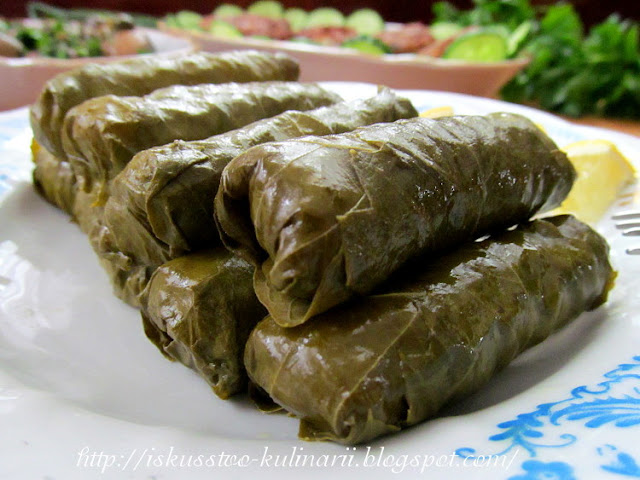 Долмадес - греческая долма из виноградных листьев с рисом (Ντολμάδες)