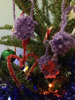 Borax crystal heart, pipe cleaners, pom poms, Christmas decoration, Christmas tree