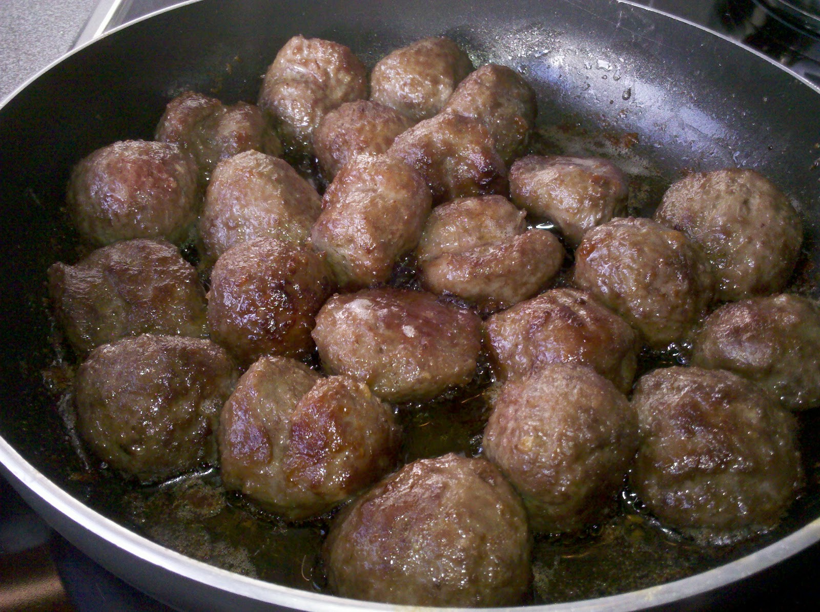 http://4.bp.blogspot.com/-8Ff1McDJes0/Tn-PQQSgxAI/AAAAAAAAALI/Gy4Kz4cR4F0/s1600/gehakt+balletjes+met+peper.jpg