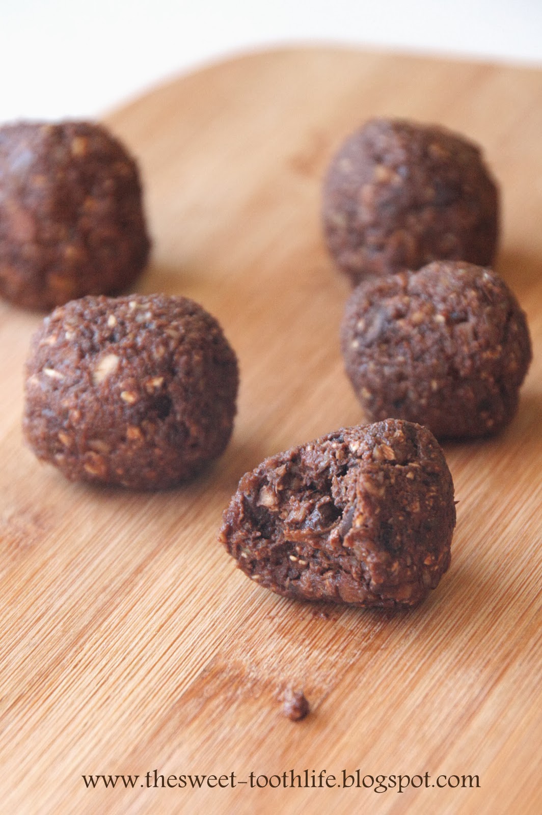 The Sweet {Tooth} Life How to Make the Best Homemade Fudge Energy Bars (gluten, dairy, and