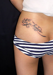 Mulher com tatuagem