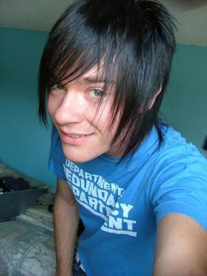 emo hair for guys. Emo Hairstyle for Guys