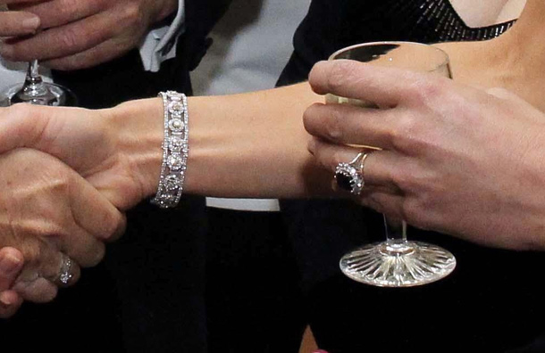 Kate Middleton Pearl And Garnet Ring Kate Middleton Pearl And Garnet Ring