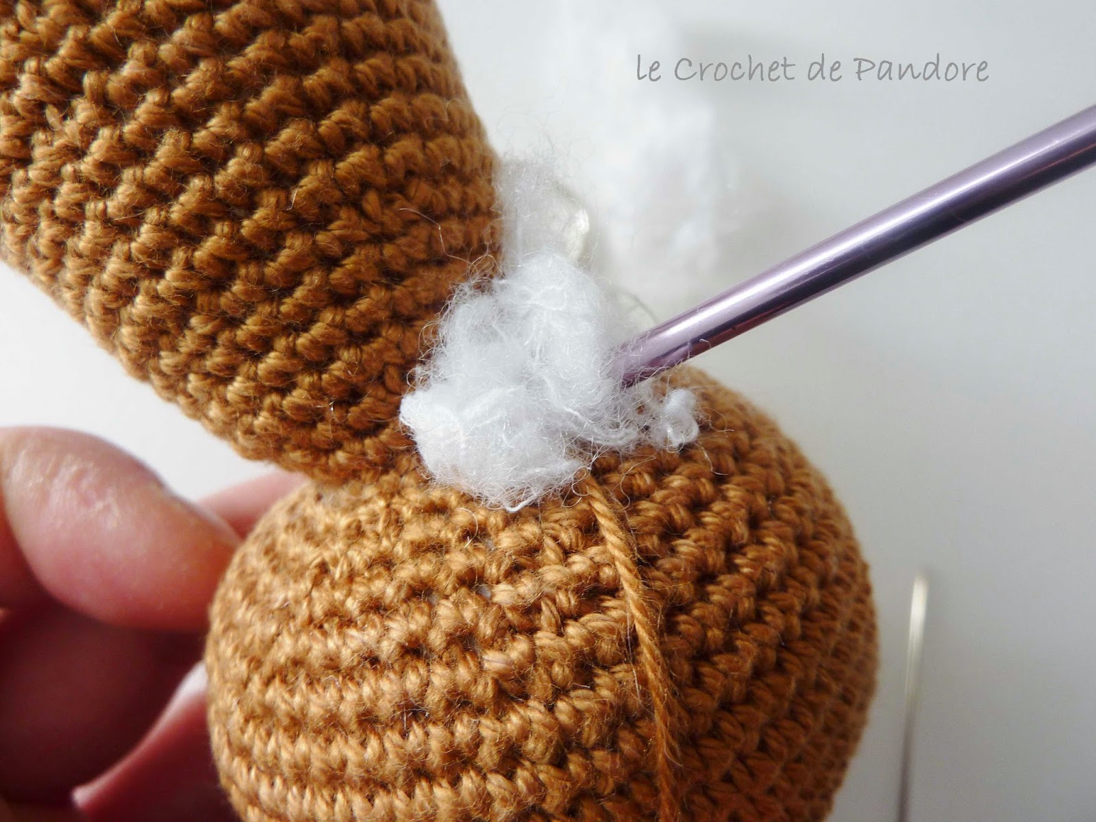 le Crochet de Pandore: Tuto amigurumi : l'assemblage (Alistair le lapin)