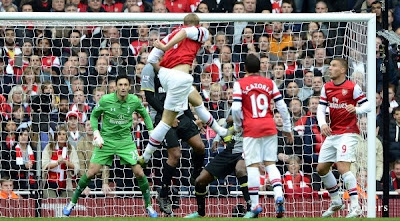За втори път в рамките на 2012 г. Арсенал победи Тотнъм с 5:2